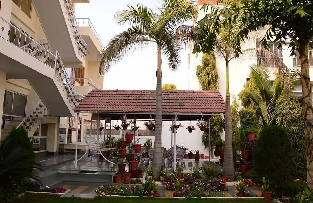 Hotel Sukhvilas-1